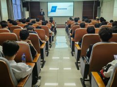 本次以“飞机及航空策动概述”为从题